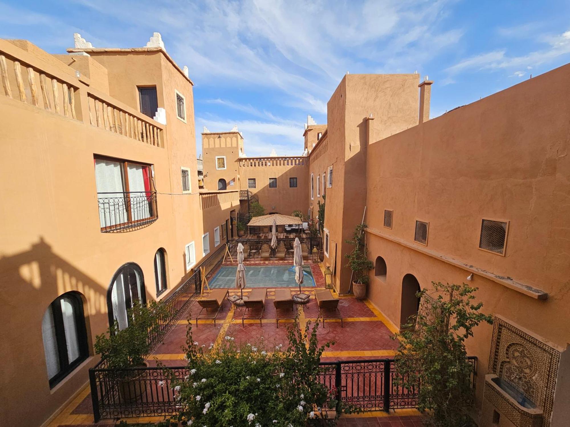 Kasbah La Cigogne Bed & Breakfast Ait Ben Haddou Bagian luar foto