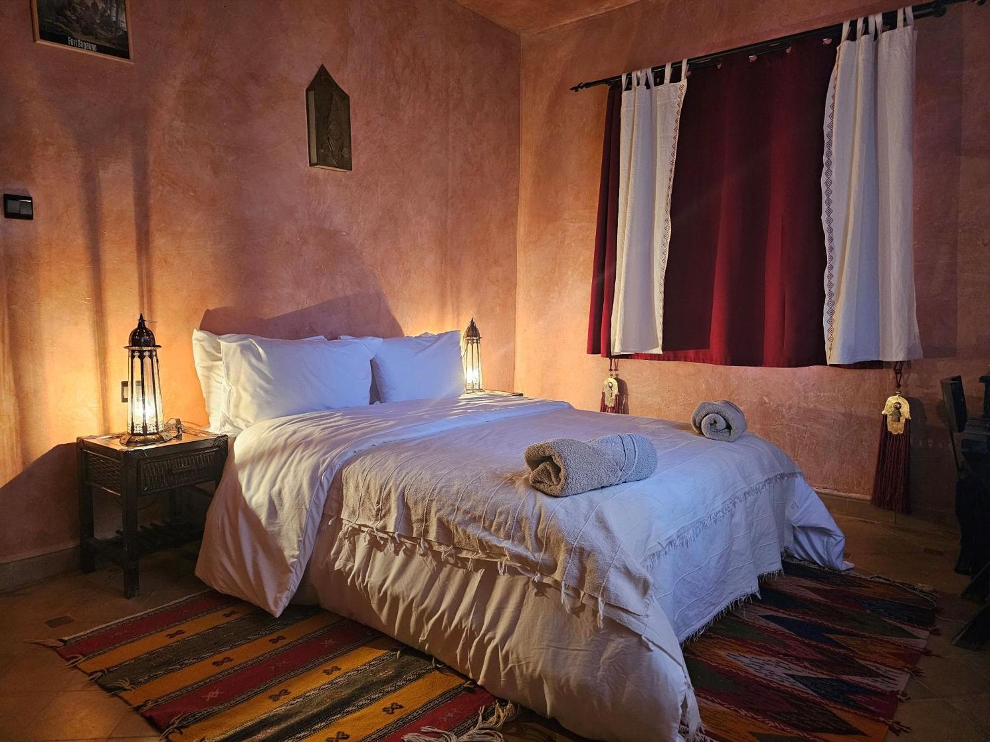 Kasbah La Cigogne Bed & Breakfast Ait Ben Haddou Bagian luar foto