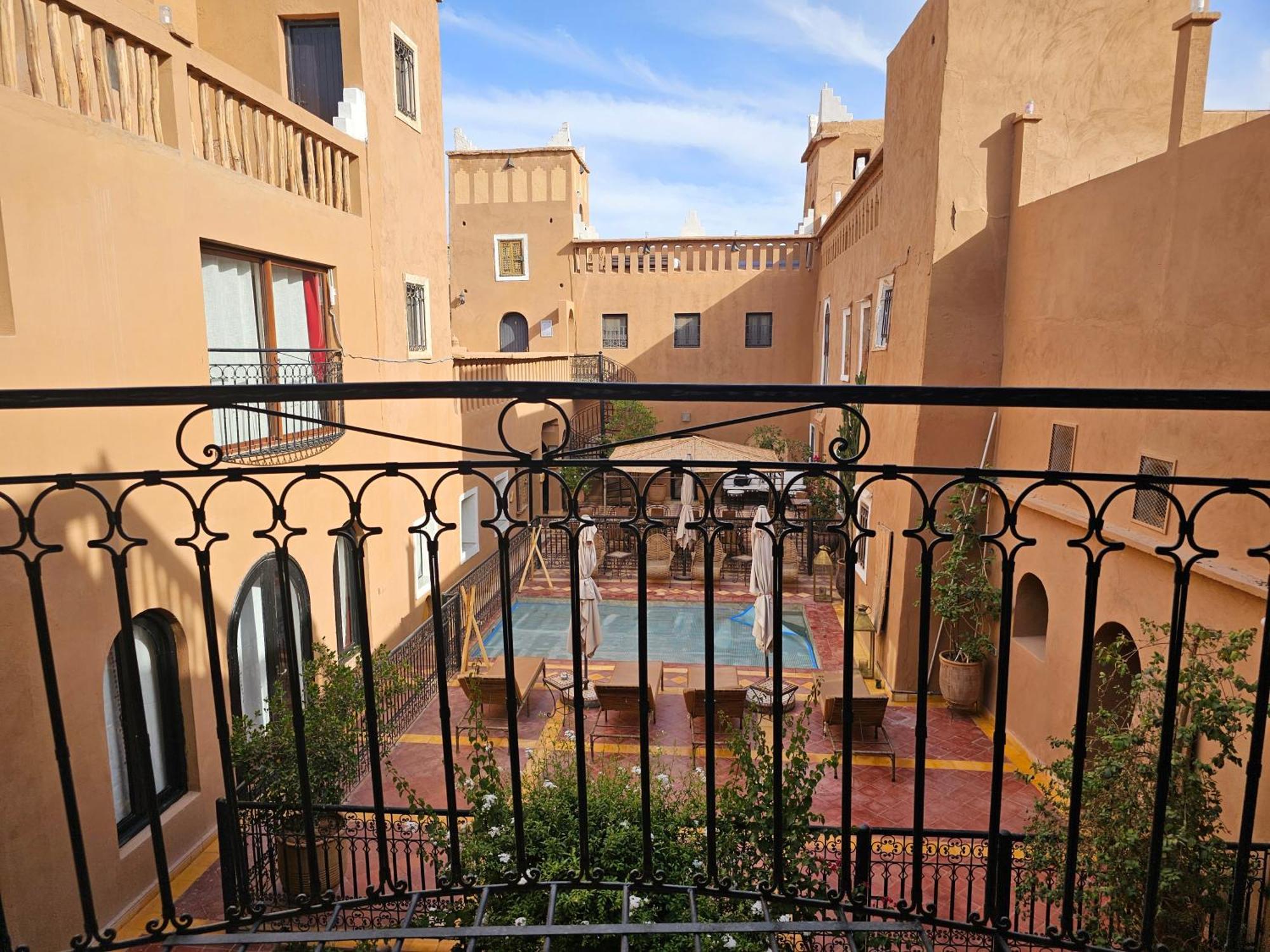 Kasbah La Cigogne Bed & Breakfast Ait Ben Haddou Bagian luar foto