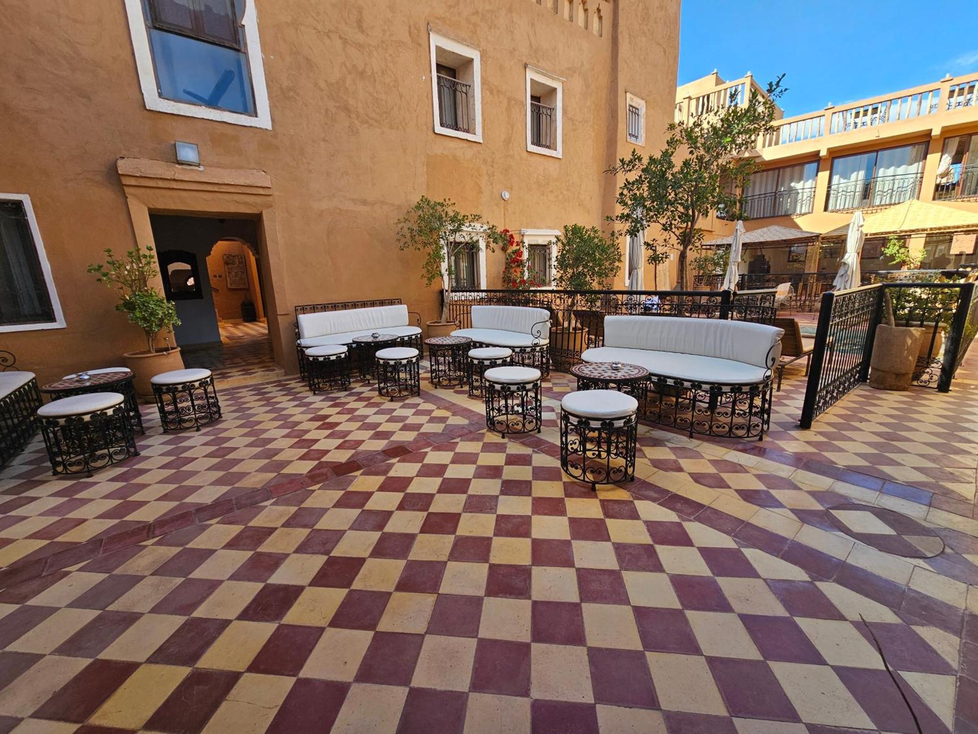 Kasbah La Cigogne Bed & Breakfast Ait Ben Haddou Bagian luar foto