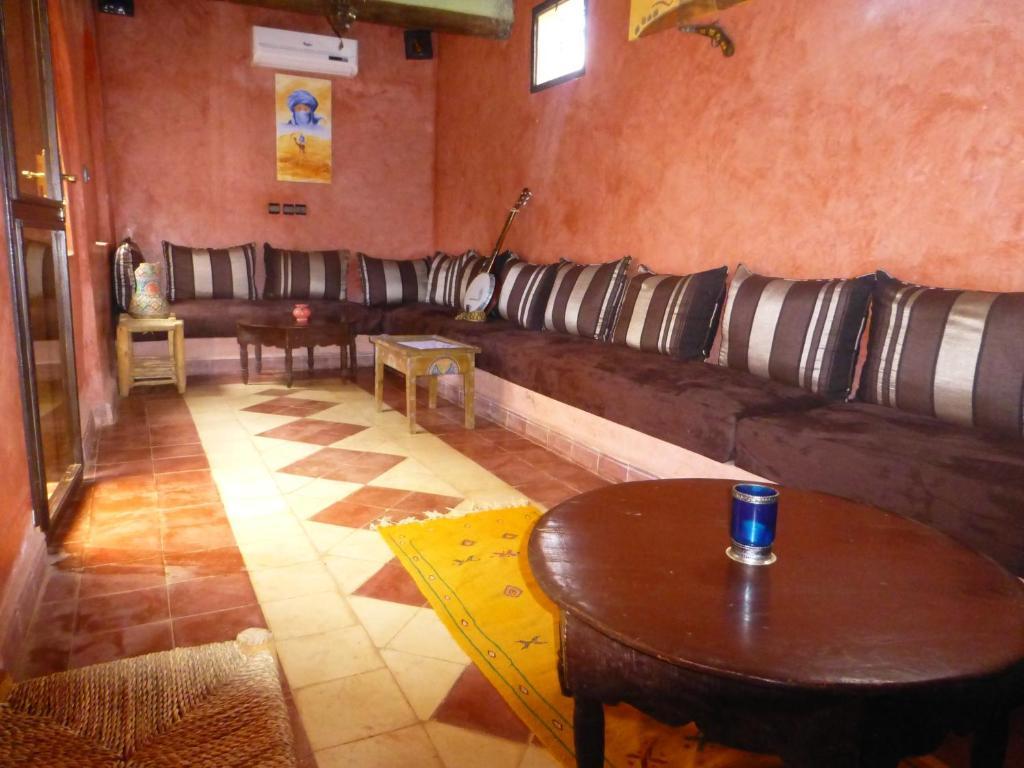 Kasbah La Cigogne Bed & Breakfast Ait Ben Haddou Bagian luar foto