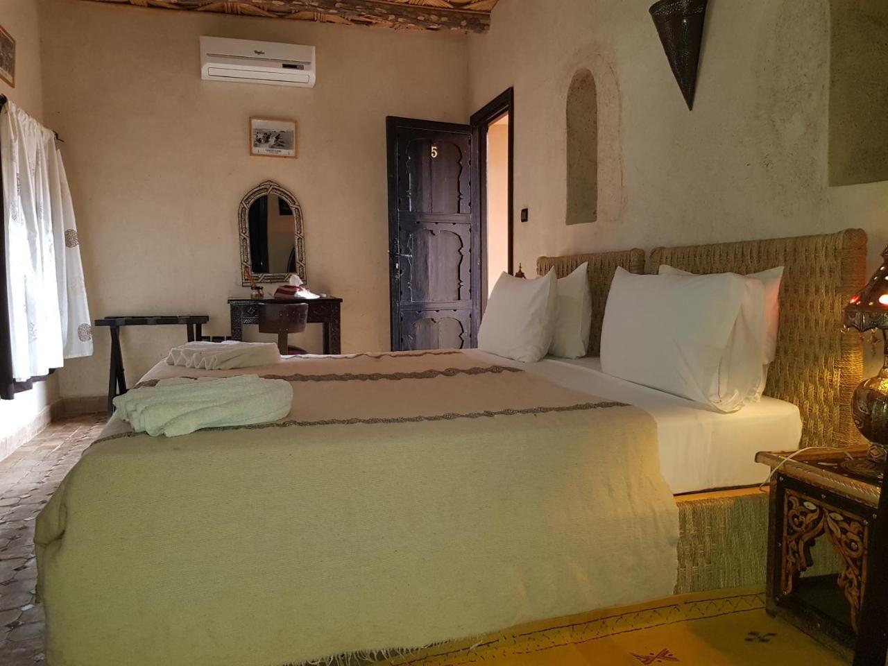 Kasbah La Cigogne Bed & Breakfast Ait Ben Haddou Bagian luar foto